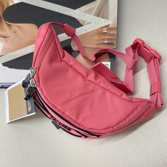 (new+tag) The North Face belt bag / sling pack (pink) - Picture 7 of 7